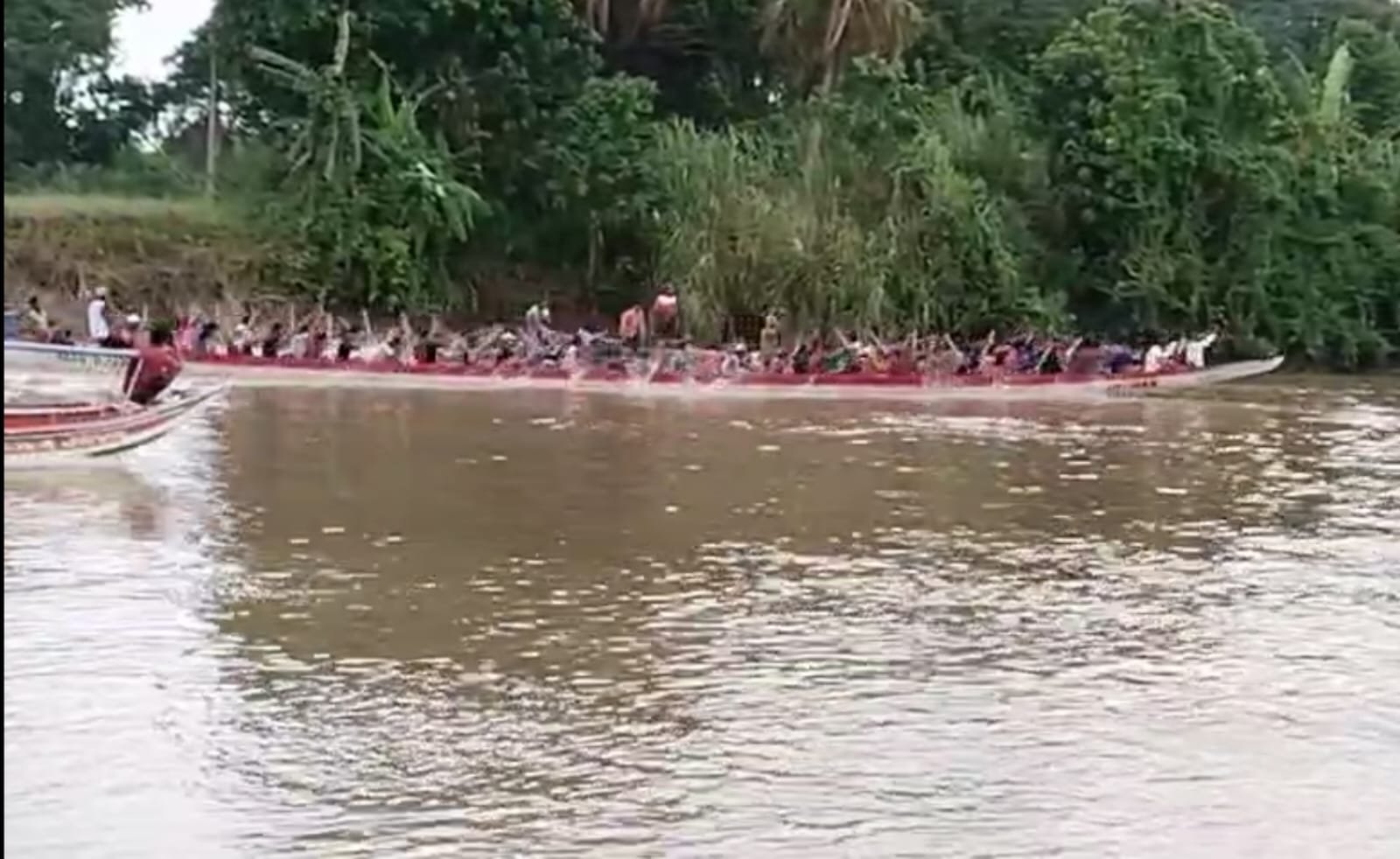 Desa Ulak Aurstanding Ikut Semarakkan Festival Bidar Sungai Musi 2025 Lewat Perahu DIAN D’JOSS
