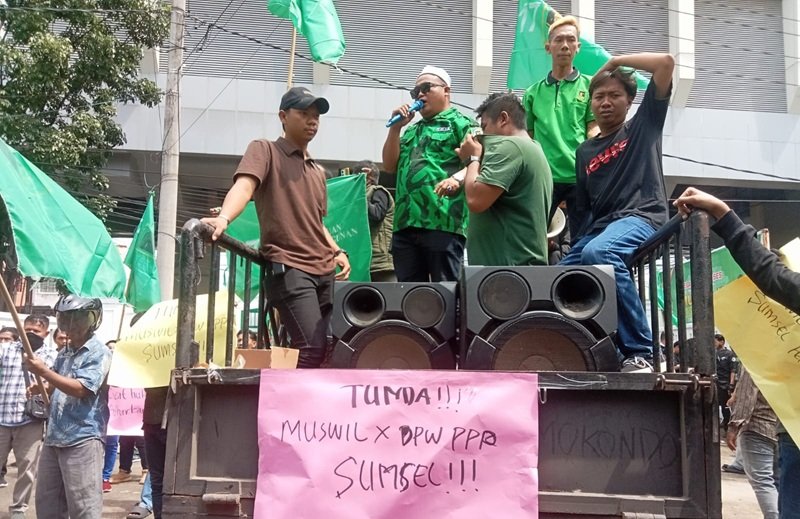Aksi Masa Gejolak Internal PPP Sumsel, GPK Kepung dan Segel Kantor DPW Tolak Muswil X