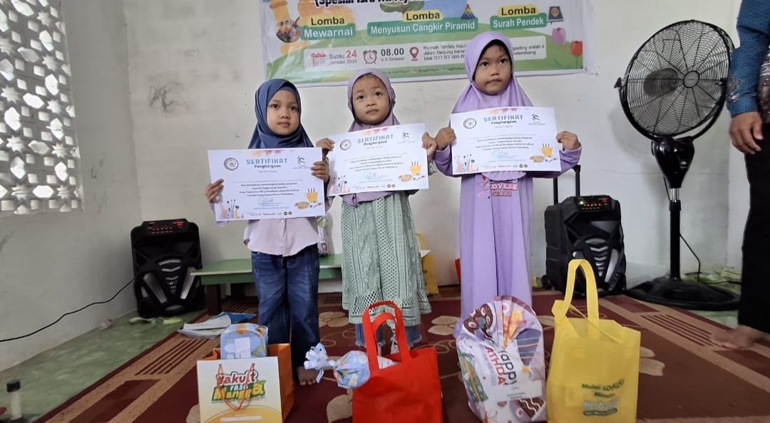Hadiah Lomba Festival Isra Mirar di RA Al-Huffazh Palembang 