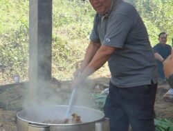Di Kampung Halamannya, Cik Ujang Merawat Tradisi Kebersamaan Lewat Hari Kurban