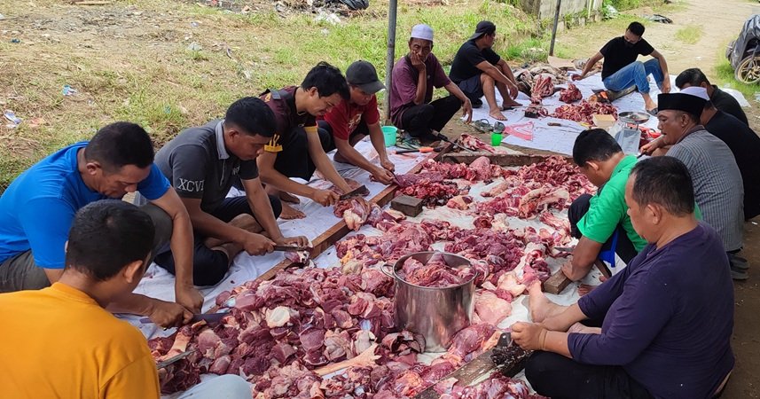 Panitia Kurban di Yayasan Kauny Insanul Quran Palembang