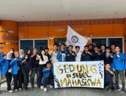 Rektorat Disegel Mahasiswa, Ada Apa di Universitas PGRI Palembang?
