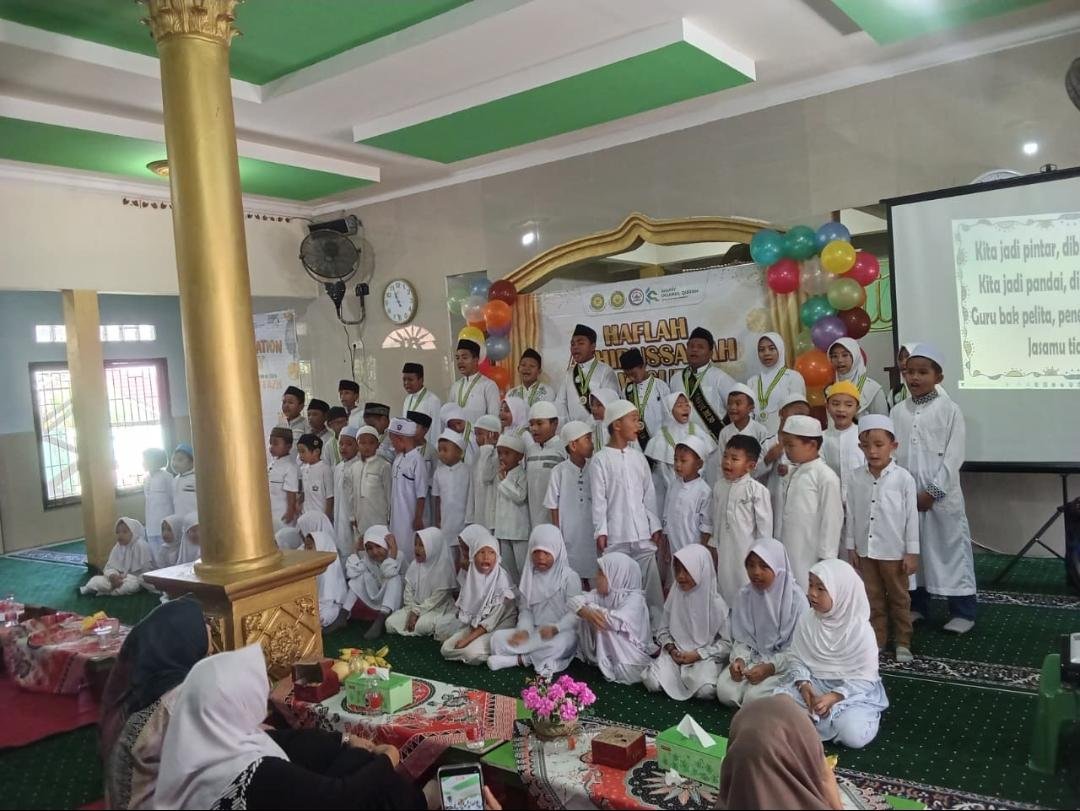 Wisuda Tahfidz Al-Qur'an RA Al-Huffazh