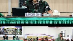 Jam Komandan Perdana bersama prajurit jajaran Kodim 0104/Aceh Timur dan anggota Persit Kartika Chandra Kirana