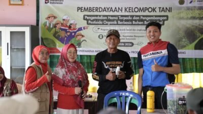 Pertamina Patra Niaga Kilang Plaju Perkuat Ketangguhan Petani Rawa Lebak Sungai Rebo Lewat Program Mina Padi